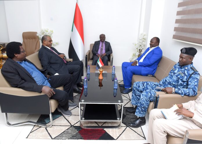 وزير الداخلية المكلف يلتقى