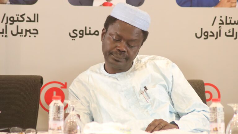 مناوي  :  أيادي لها مصلحة عمدت  على عدم تنفيذ بند الترتيبات الأمنية ..
