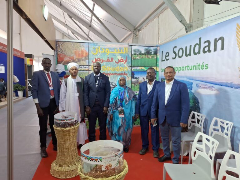 سفيرة السودان بالمغرب، تمتدح المشاركة  معرض مكناس الدولي للفلاحة، وتُبرز المكاسب المتوقعة للسودان .