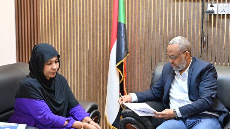 وزارة الصحة  تناقش تنظيم وتطوير الطب التقليدي في السودان .
