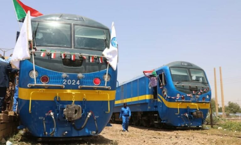 بعد توقف عامين استقبال  اول  رحلة قطار للركاب  من عطبره الي الخرطوم ..
