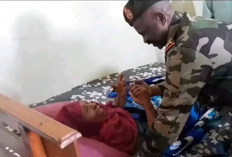 والي الشمالية يزور  أيقونة  المسرح بلقيس عوض
