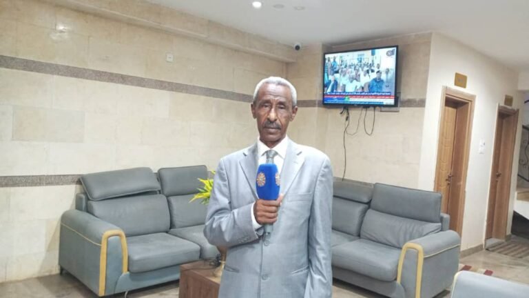 مدير امتحانات السودان  الامتحانات لن تتوقف وقررنا محو كلمة مؤجل