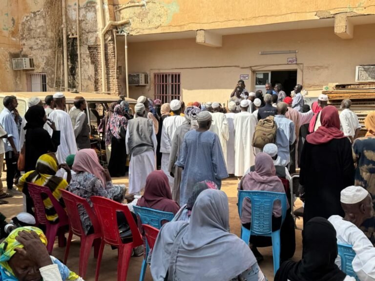 مؤسسة البصر  و مستشفيات مكة لطب  العيون تقيم يوم علاجي لأهل بحري