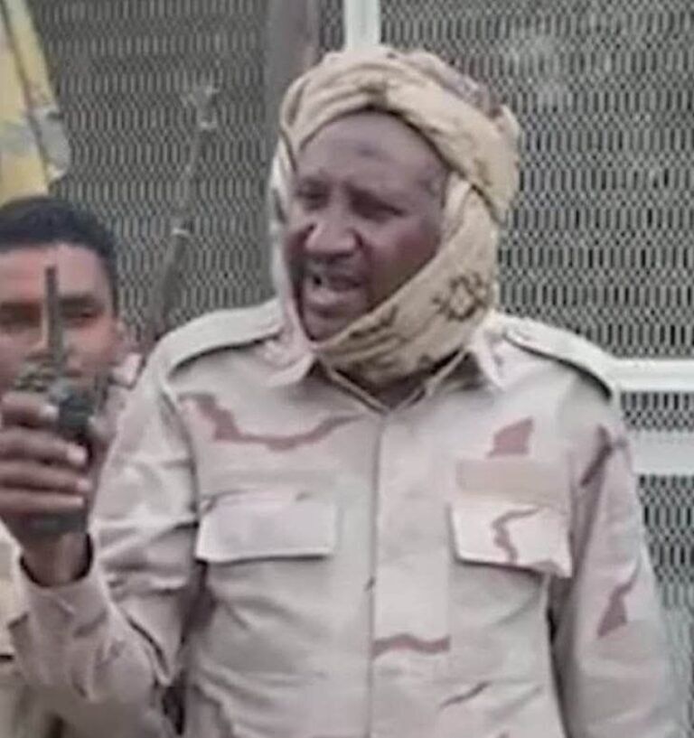 عبد الرحيم دقلو ينفذ وعيده ويمنح صلاحيات نظار الادارات الاهلية بدارفور لرئيس الإدارة المدنية