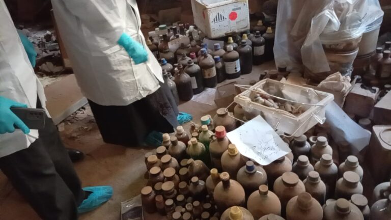 لجنة النفايات الخطرة تعلن حصر وفرز المواد الكيميائية بمعمل استاك لتخلص منها وفق الاشتراطات البيئية والصحية