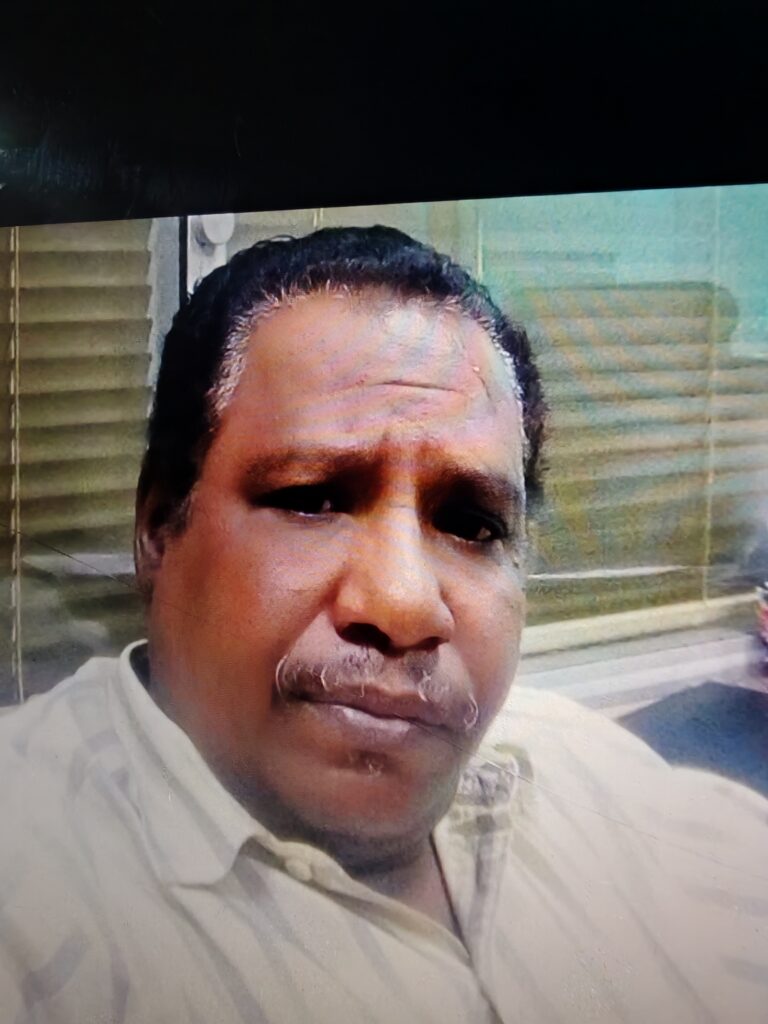 أسامة العوض يكتب :   ملامح وملاحم من الحرب .. زيارة إلى حي ميت !!
