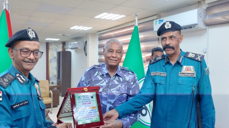 وزير الداخلية يشيد بجمارك البحر الأحمر ويؤكد على تطوير الأداء الرقمي ومكافحة التهريب