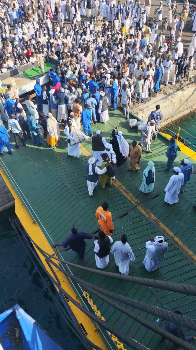 وصول الرحلة الثالثة للحجاج عبر  “بسام شيبينغ” إلى أرض الوطن