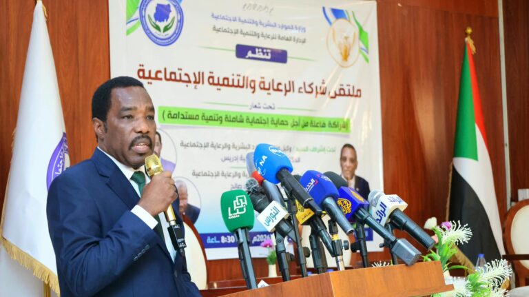 وزير الموارد البشرية والاجتماعية .. الملتقي  الاجتماعي شراكة حقيقية للتعافي وأعادة الأعمار